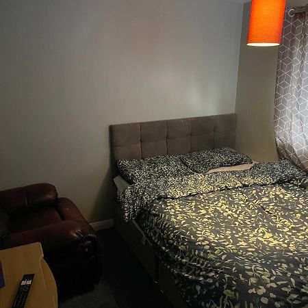 1 Bedroom In 3Bed House ブリストル エクステリア 写真