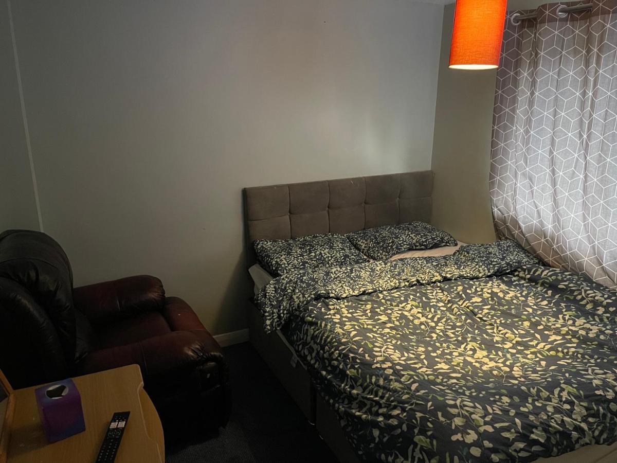 1 Bedroom In 3Bed House ブリストル エクステリア 写真