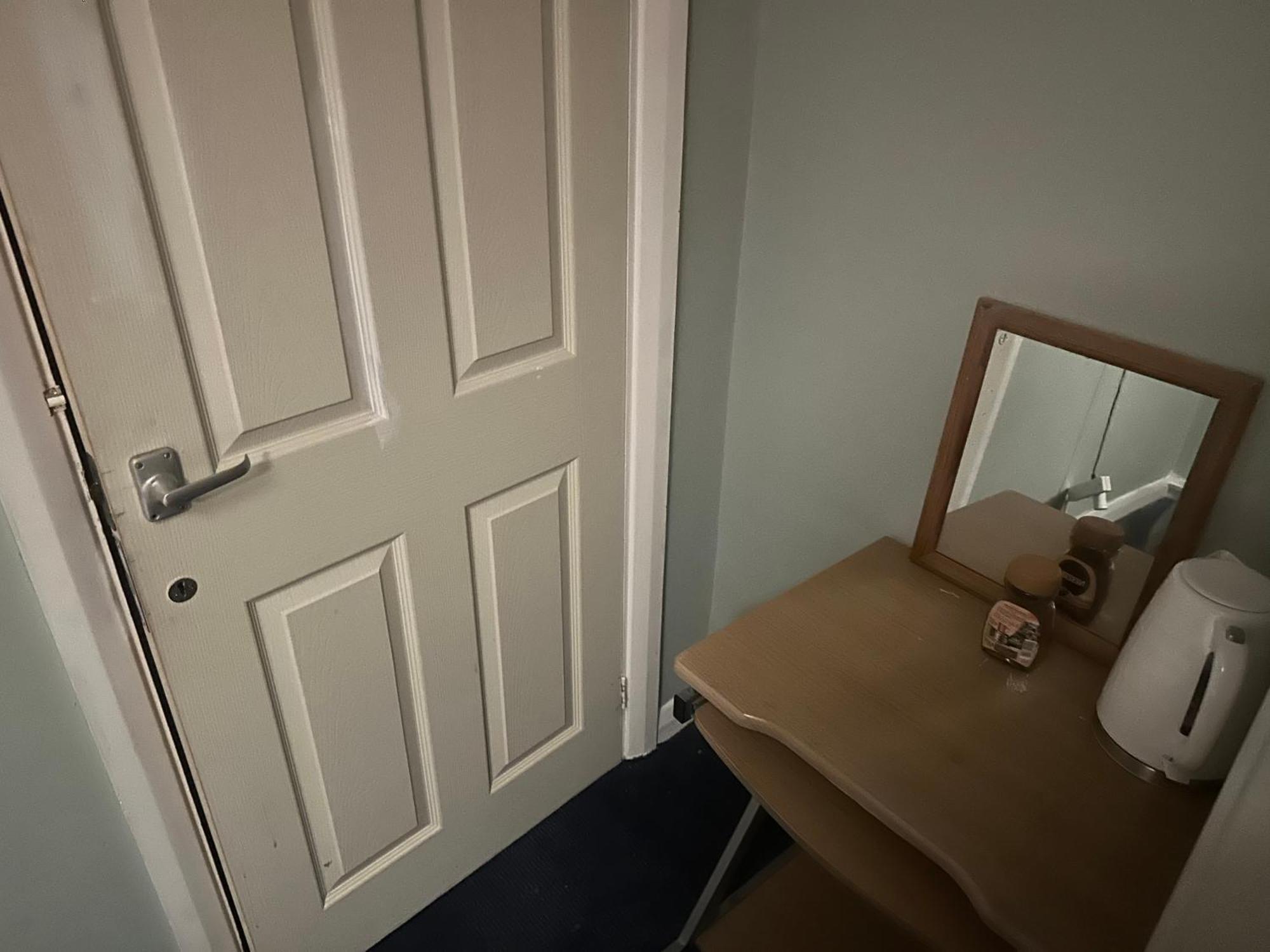 1 Bedroom In 3Bed House ブリストル エクステリア 写真